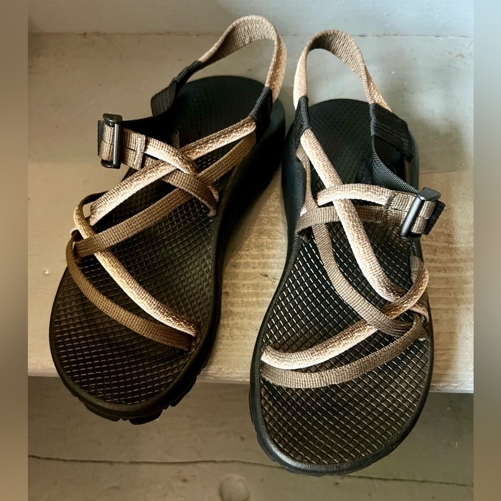 Chaco Women's ZX/1 Classic
Casual Sandals Dark Fade Size 8 Strappy Vibram Soles